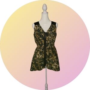 Simply Vera Wang Floral Earthtones Zip- Up Tank Top - Small